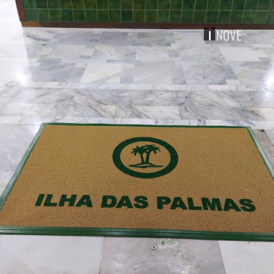 TAPETE-COM-PERFIL-de-borracha-nas-bordas